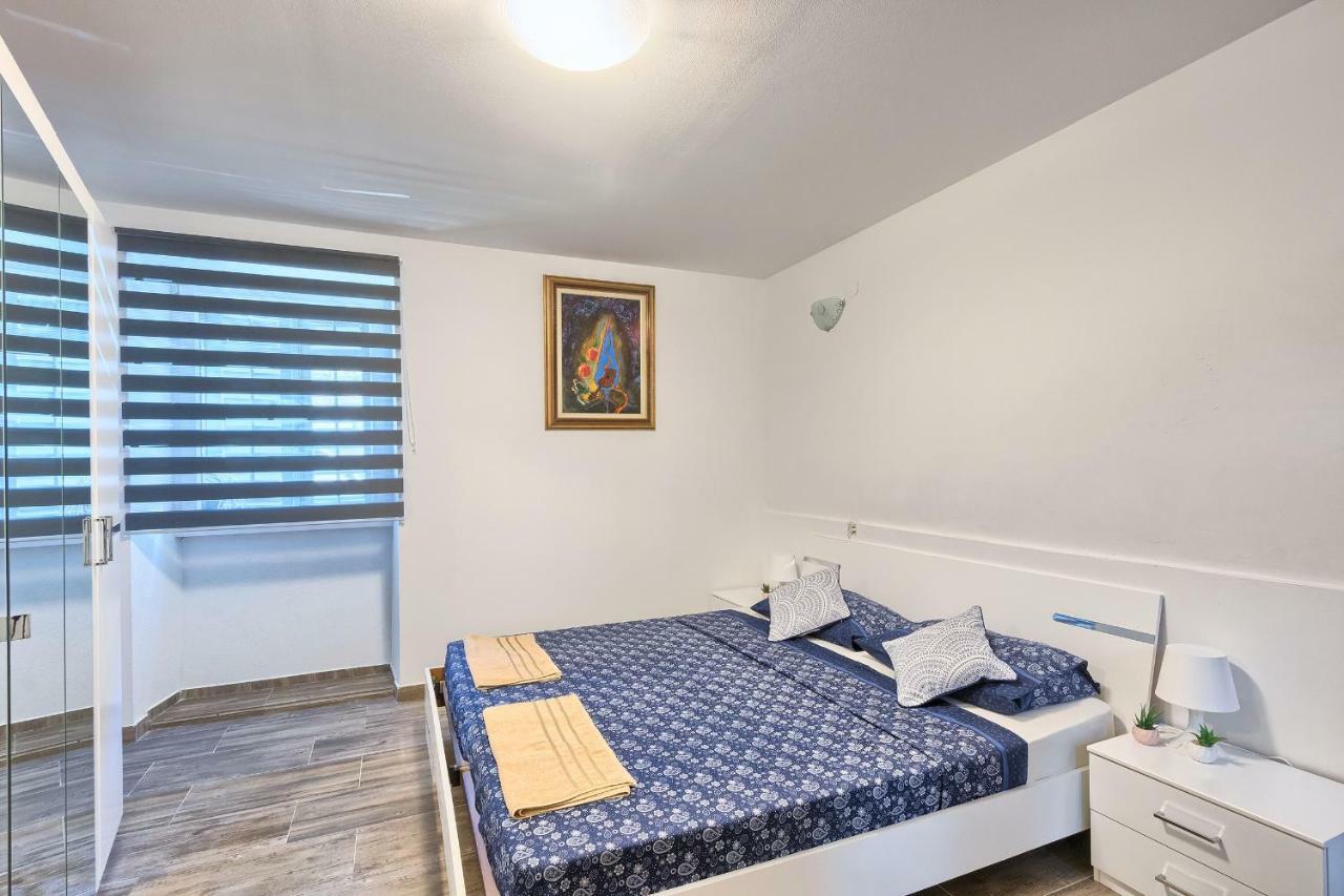 PUY Old Town Apartments In City Center מראה חיצוני תמונה