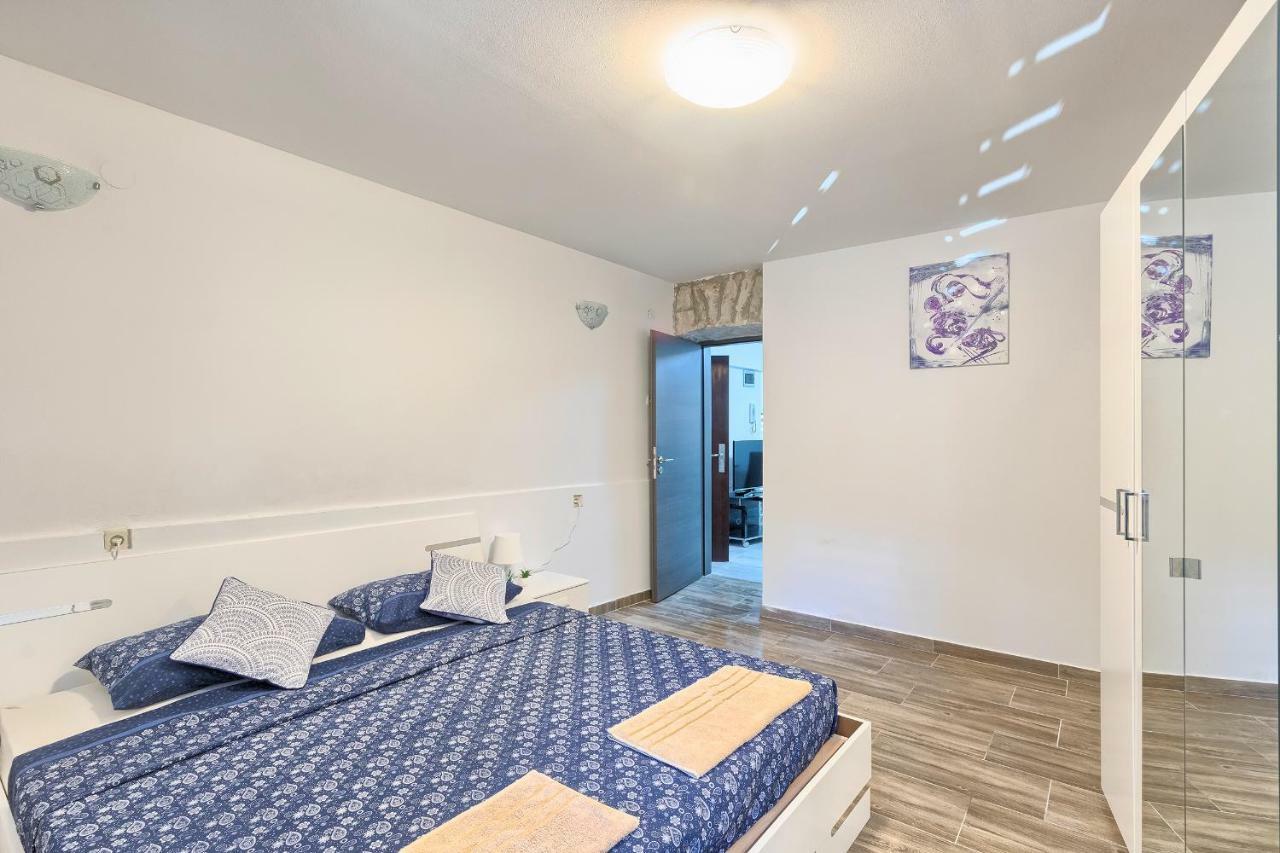 PUY Old Town Apartments In City Center מראה חיצוני תמונה